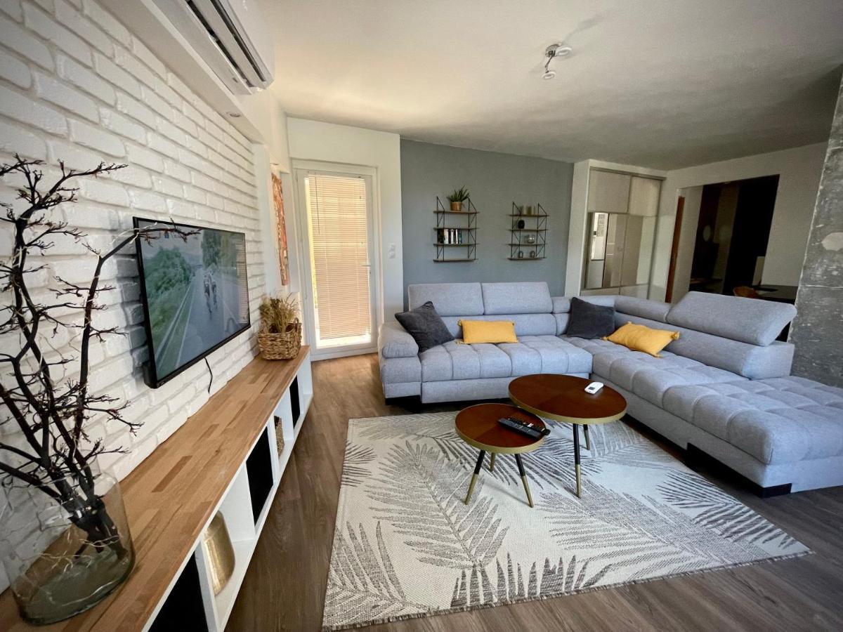 Tres Bel Appartement Central, Au Calme Avec Balneo Perpignan Bagian luar foto