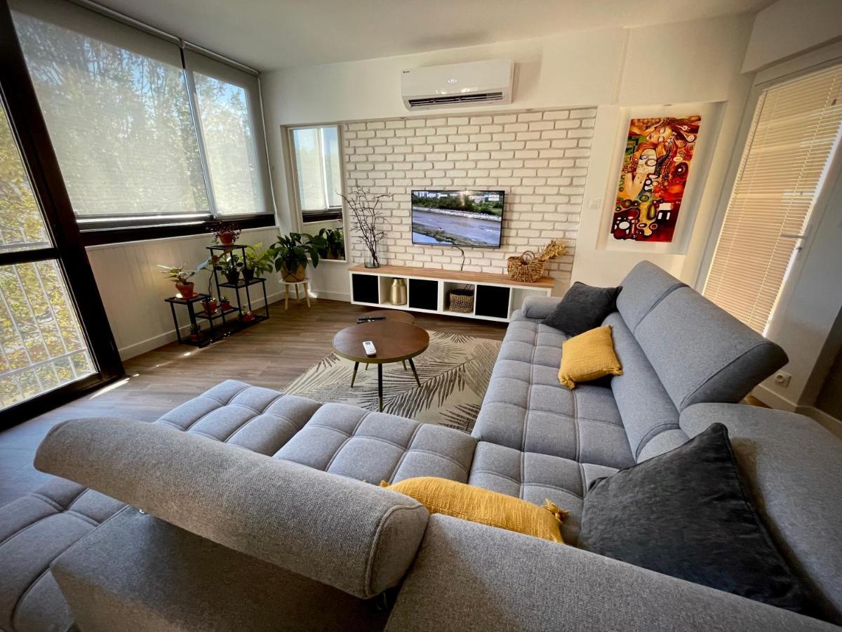 Tres Bel Appartement Central, Au Calme Avec Balneo Perpignan Bagian luar foto